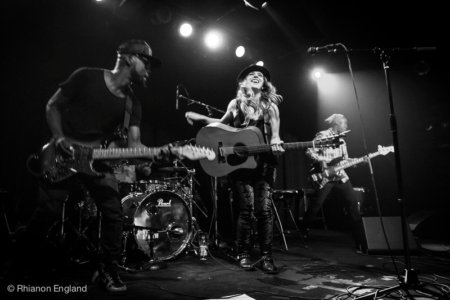 ZZ Ward 0807